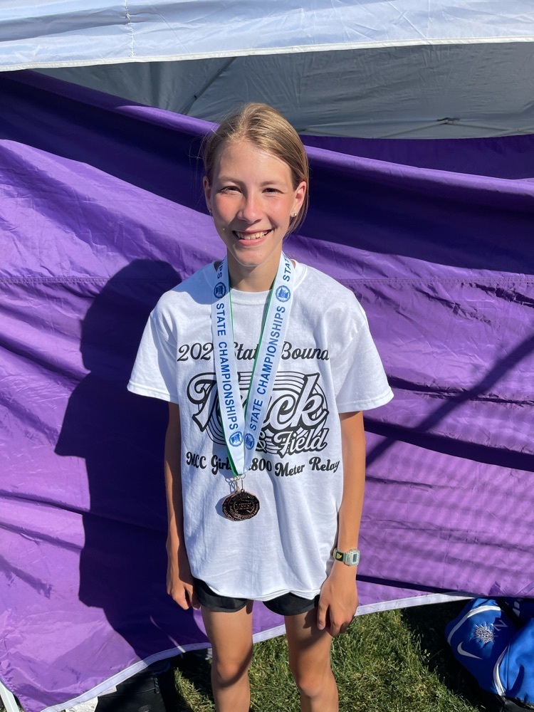 Amanda 3rd place 3200m with a time of 10:55.12